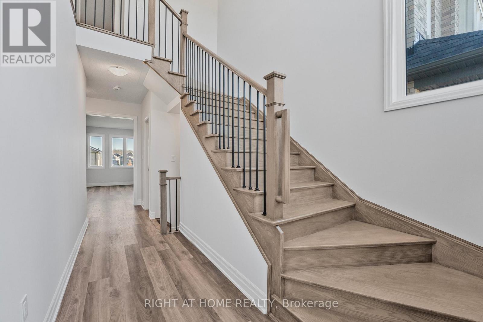 43 Federica Crescent, Wasaga Beach, Ontario  L9Z 0N5 - Photo 7 - S12555076