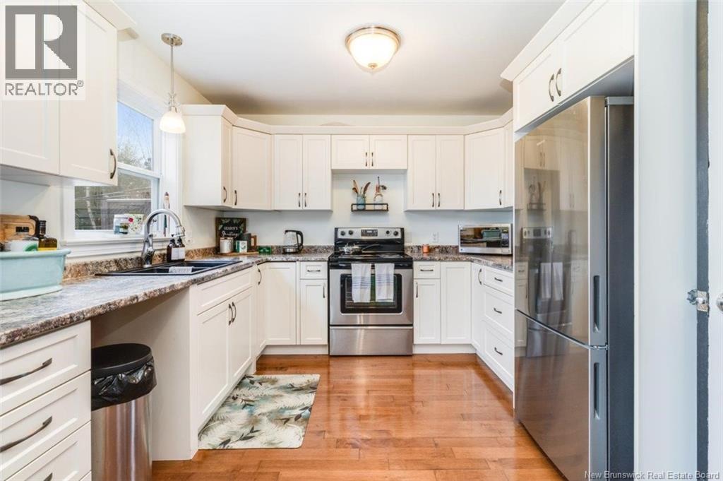 5 Keirra Street, Fredericton, New Brunswick  E3A 4Y4 - Photo 2 - NB130295
