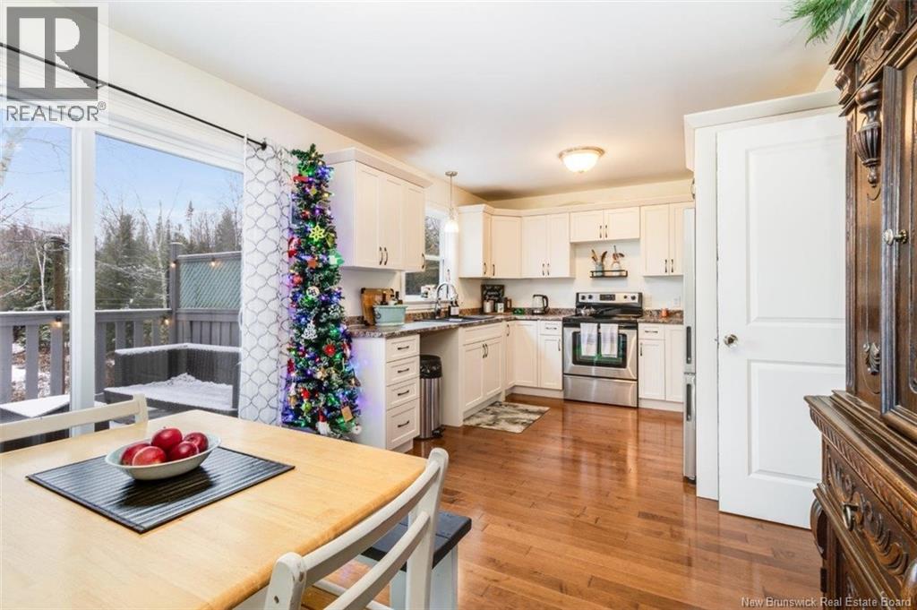 5 Keirra Street, Fredericton, New Brunswick  E3A 4Y4 - Photo 6 - NB130295