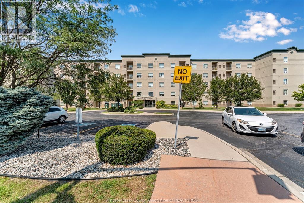 5000 Wyandotte Unit# 404, Windsor, Ontario N8Y 5B8 - Photo 3 - 25029067