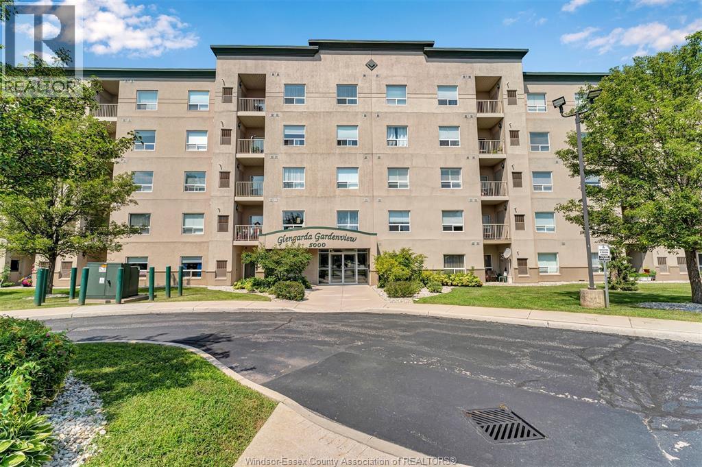 5000 Wyandotte Unit# 404, Windsor, Ontario N8Y 5B8 - Photo 2 - 25029067