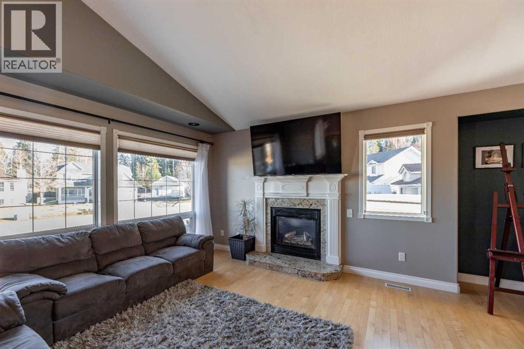 Property at 102 Marciszyn Place image 4