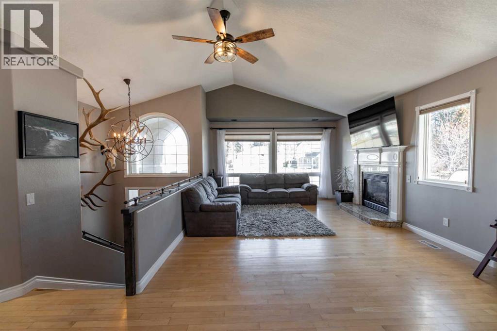 Property at 102 Marciszyn Place image 2