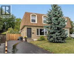 18 BERWICK Place, Kitchener, Ontario