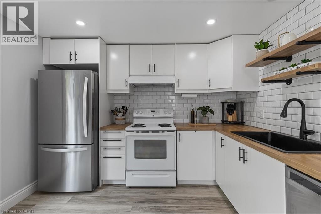 18 Berwick Place, Kitchener, Ontario  N2A 2R7 - Photo 10 - 40772492