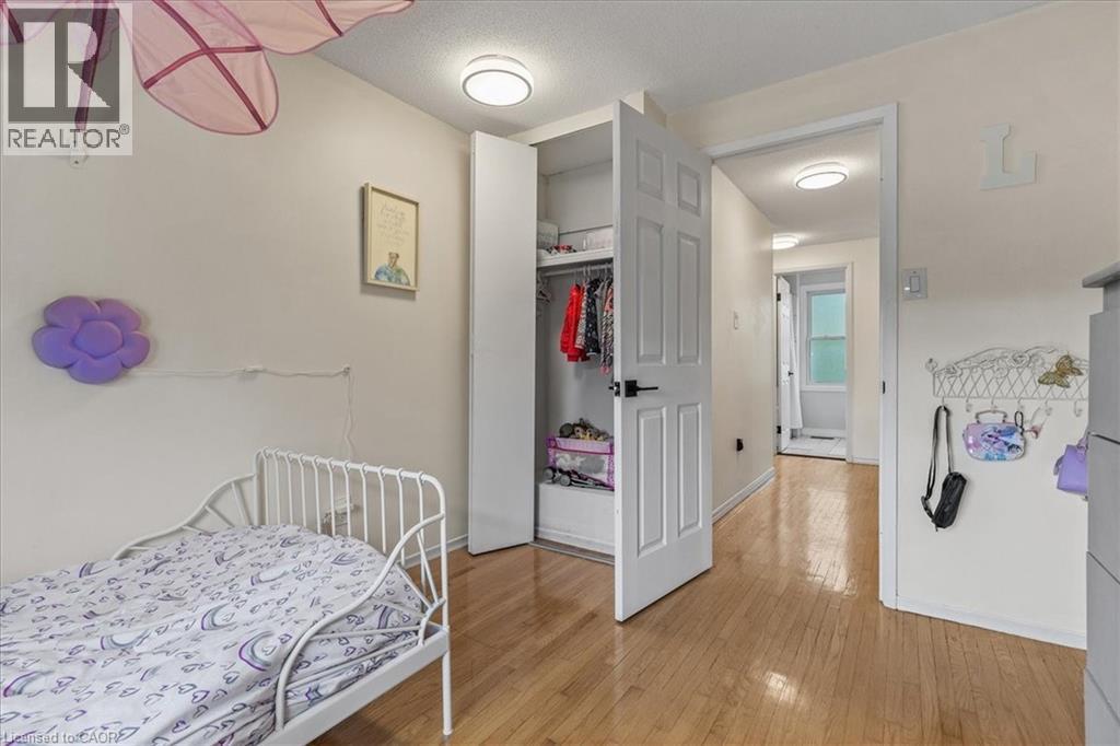 18 Berwick Place, Kitchener, Ontario  N2A 2R7 - Photo 25 - 40772492