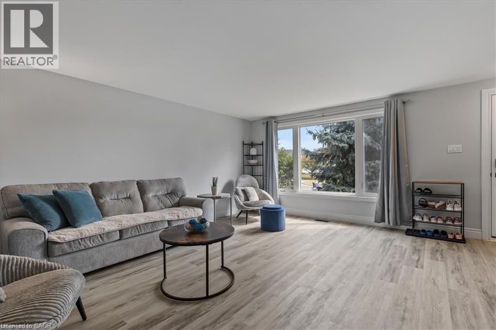 18 Berwick Place, Kitchener, Ontario  N2A 2R7 - Photo 6 - 40772492