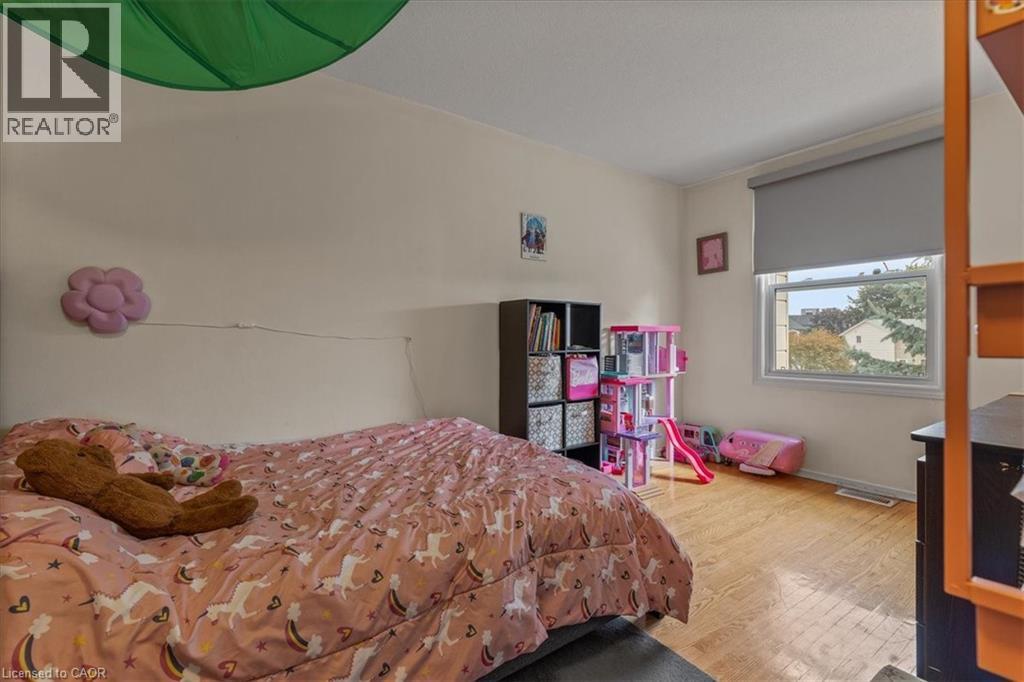 18 Berwick Place, Kitchener, Ontario  N2A 2R7 - Photo 22 - 40772492