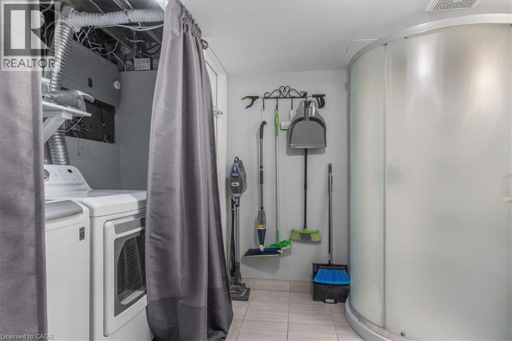 18 Berwick Place, Kitchener, Ontario  N2A 2R7 - Photo 30 - 40772492