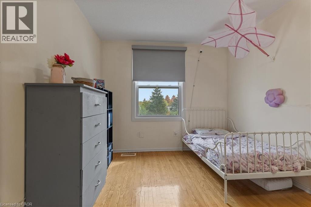 18 Berwick Place, Kitchener, Ontario  N2A 2R7 - Photo 24 - 40772492