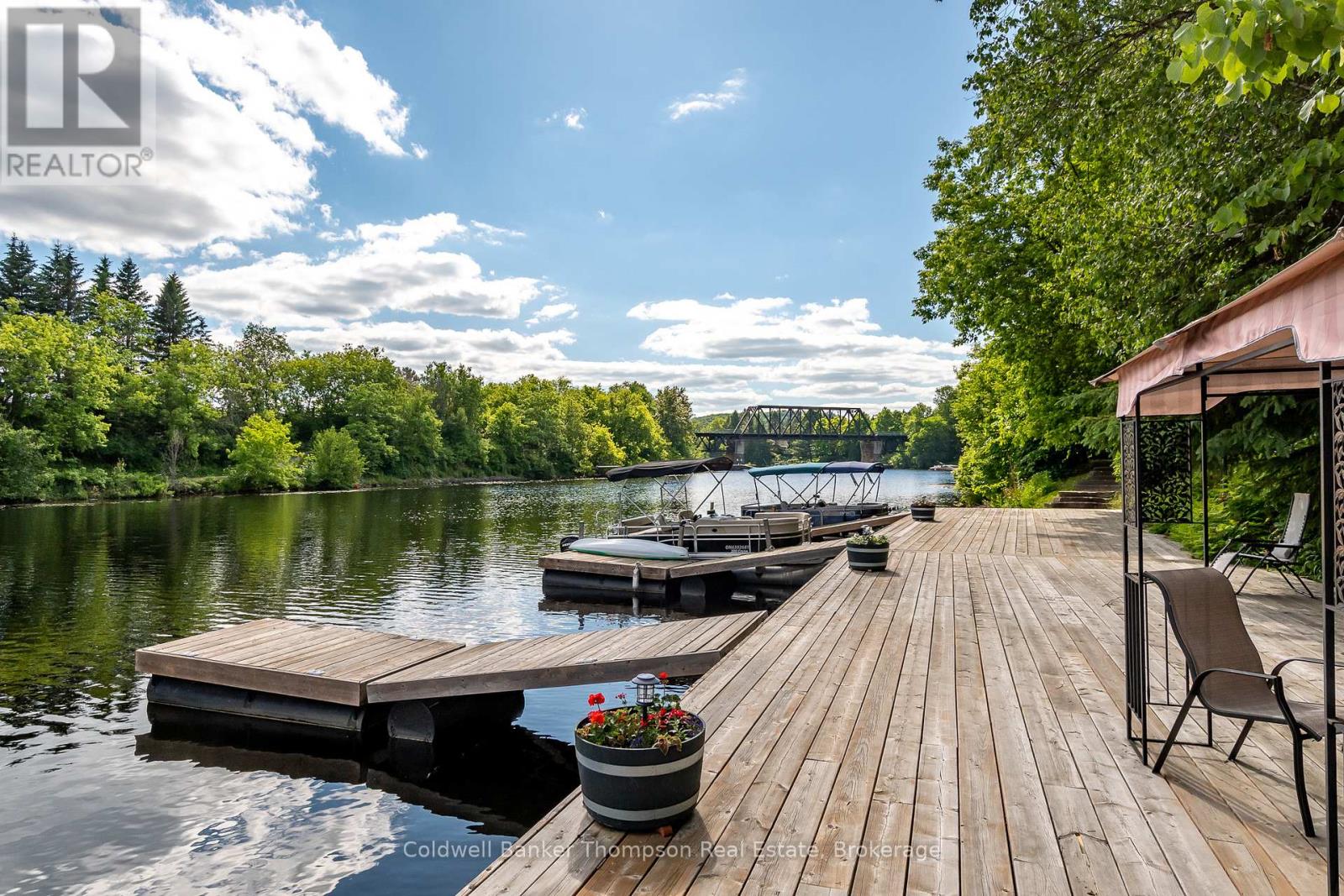 203 - 31 Dairy Lane, Huntsville, Ontario P1H 2L7 - Photo 3 - X12555330