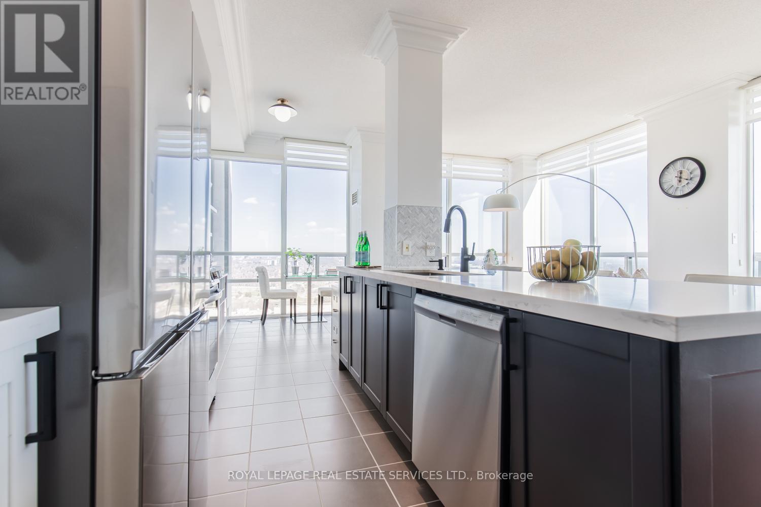 3702 - 3504 Hurontario Street, Mississauga, Ontario  L5B 0B9 - Photo 9 - W12555022