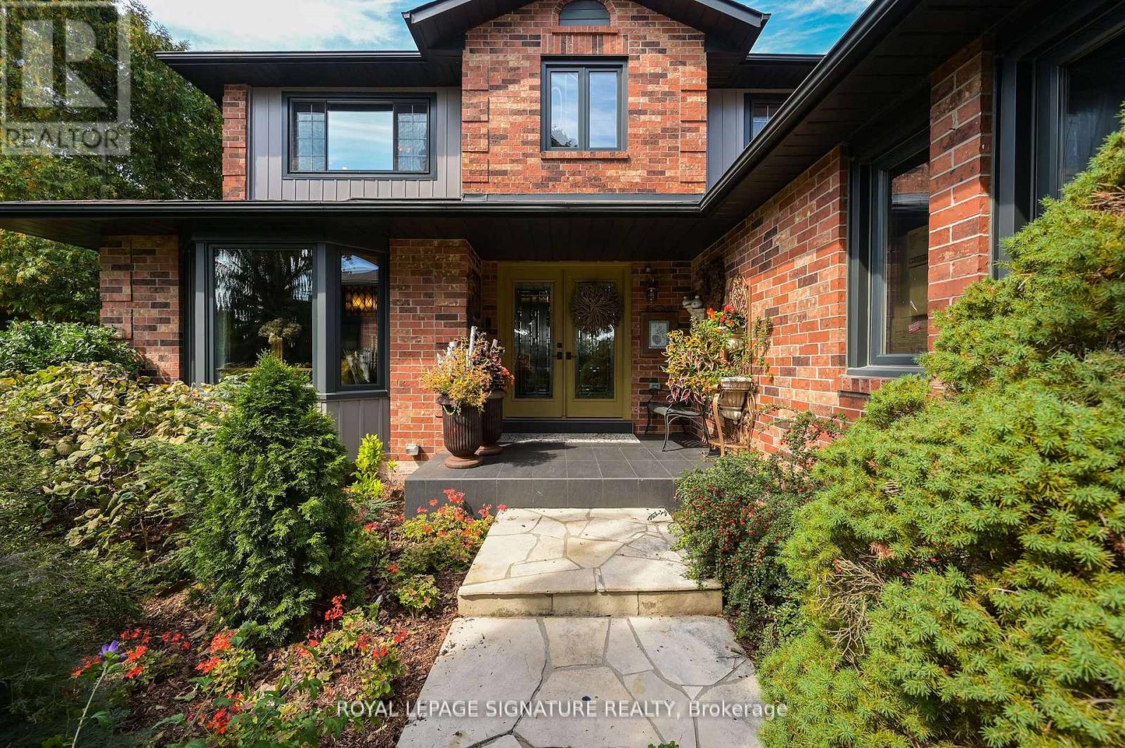 1191 Grange Road, Oakville, Ontario  L6H 1P8 - Photo 2 - W12555030