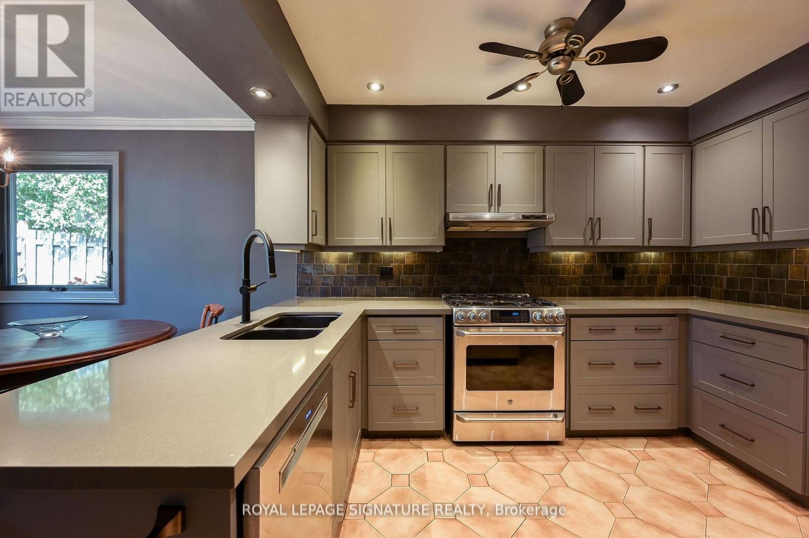 1191 Grange Road, Oakville, Ontario  L6H 1P8 - Photo 6 - W12555030