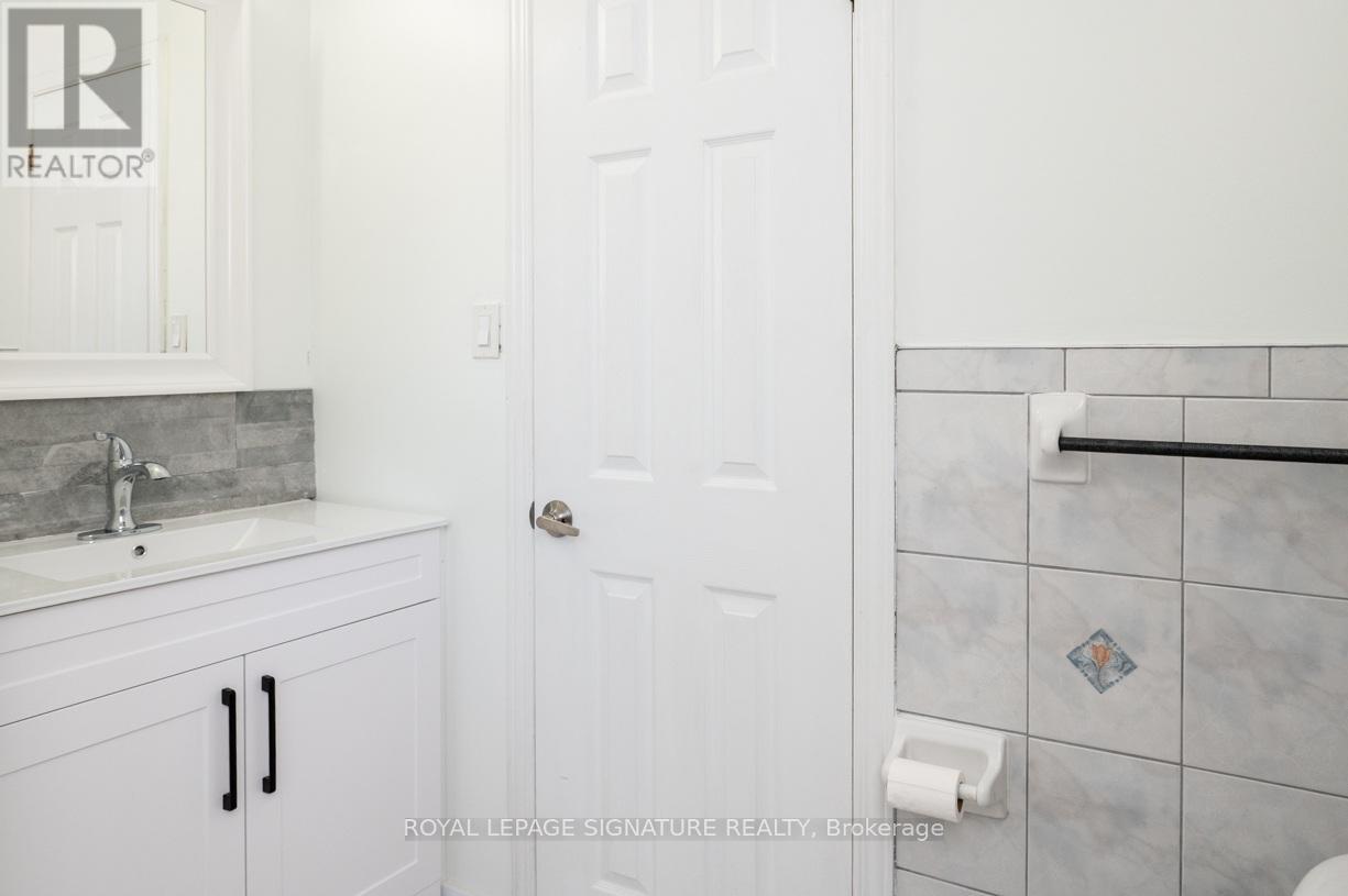 515 Ettridge Court, Mississauga, Ontario  L5G 1W7 - Photo 14 - W12555034