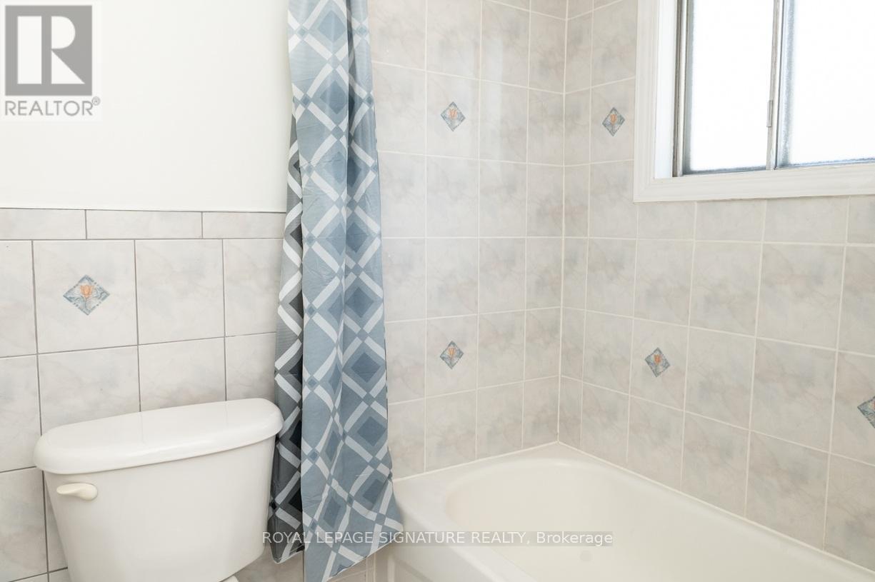 515 Ettridge Court, Mississauga, Ontario  L5G 1W7 - Photo 16 - W12555034