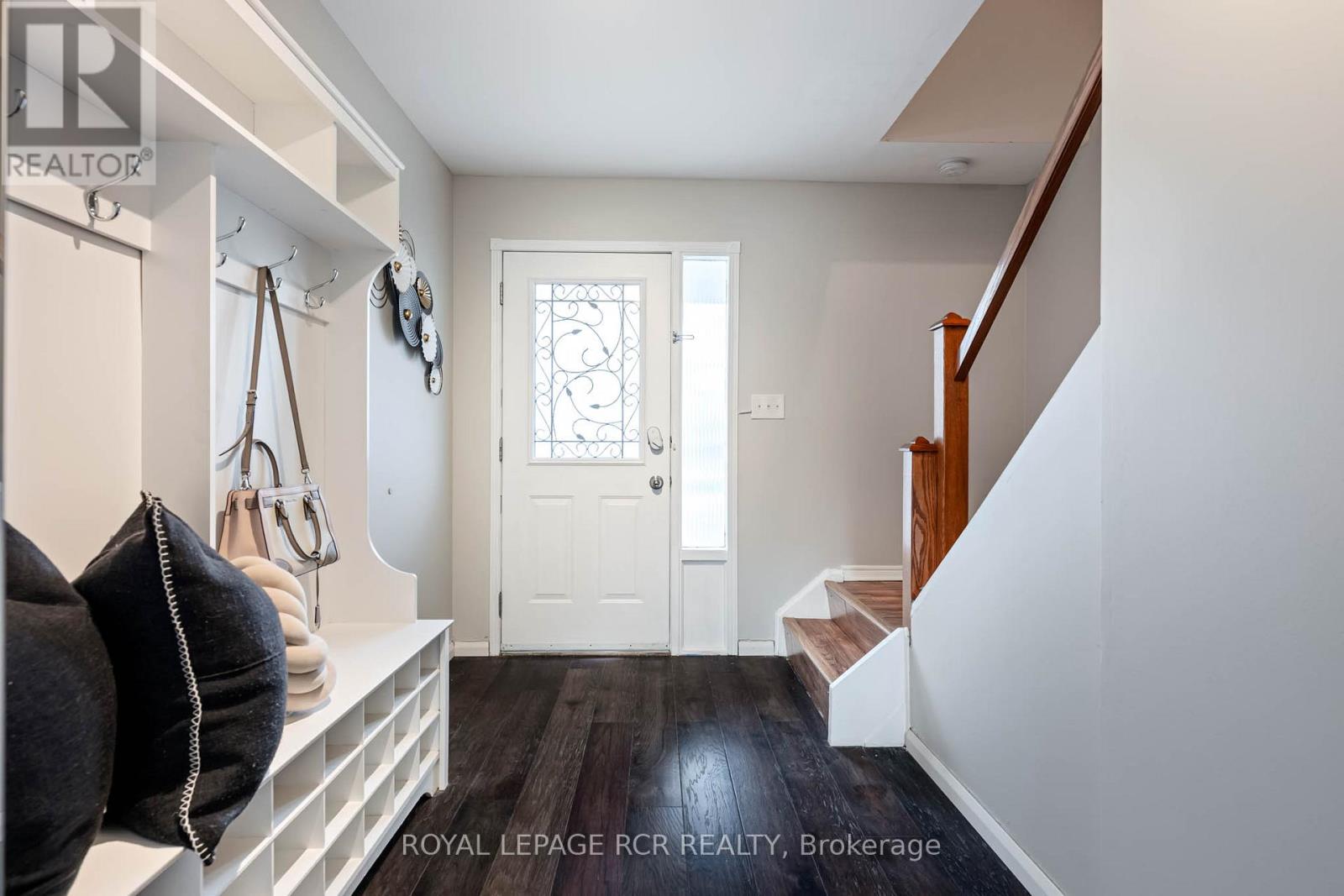 38 Karen Court, Orangeville, Ontario L9W 3S3 - Photo 4 - W12555064