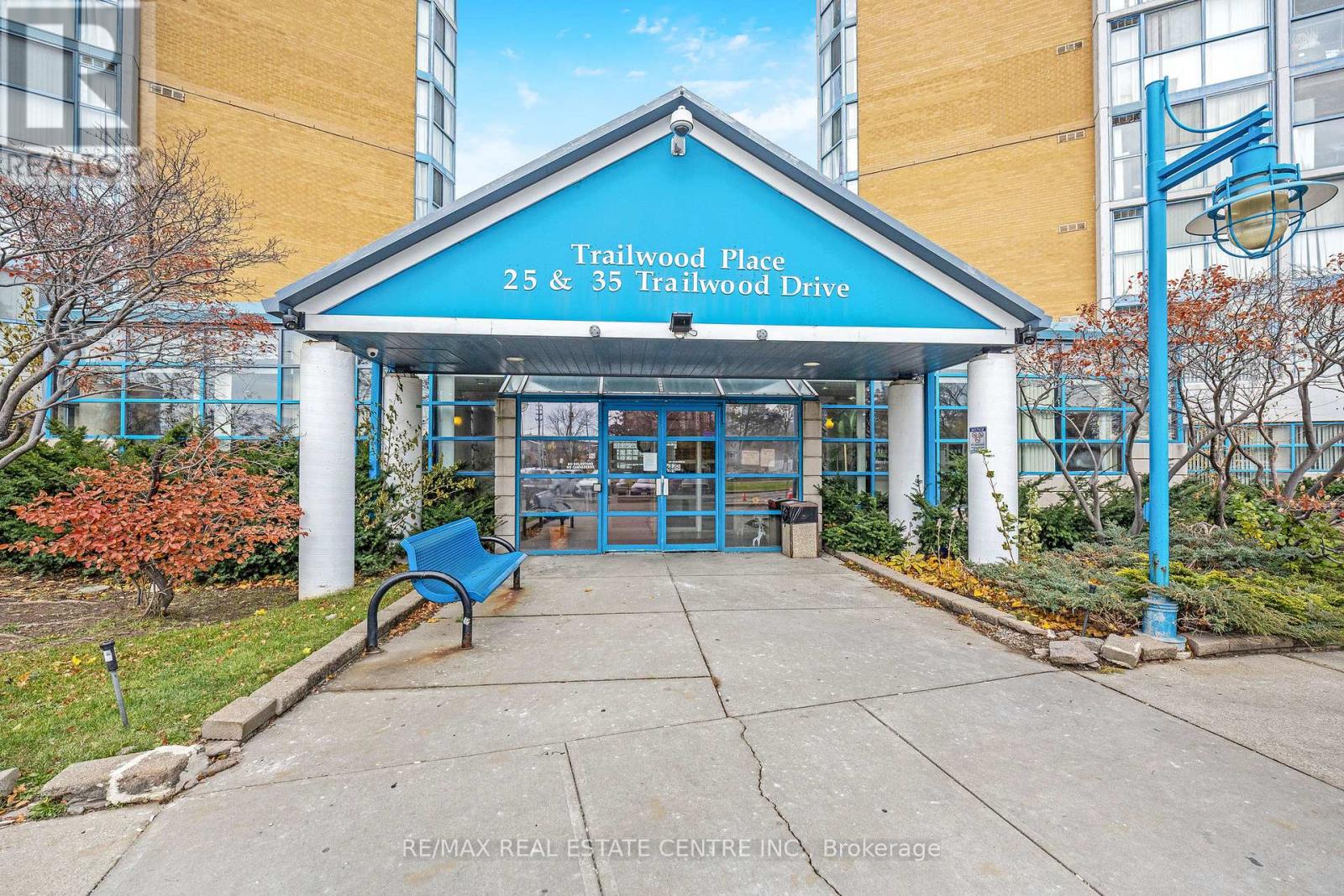 2216 - 35 TRAILWOOD DRIVE, Mississauga, Ontario