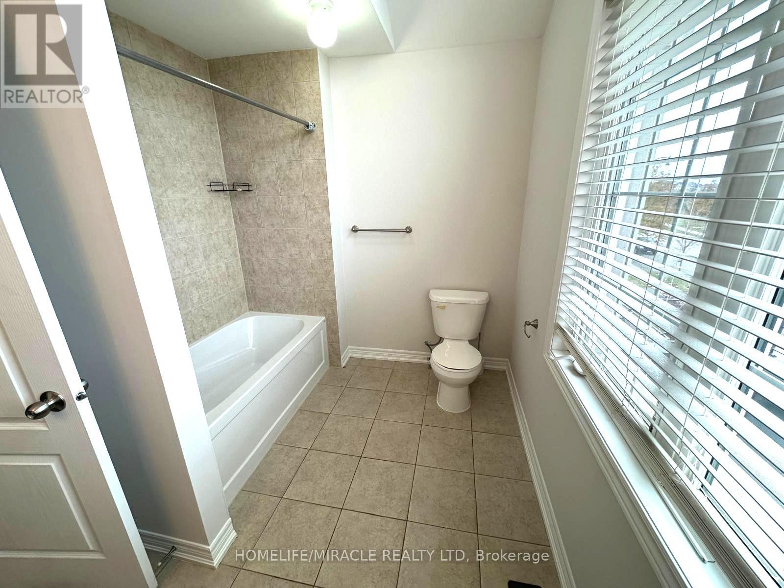 210 Bellchase Trail, Brampton, Ontario  L6P 3V2 - Photo 16 - W12555132