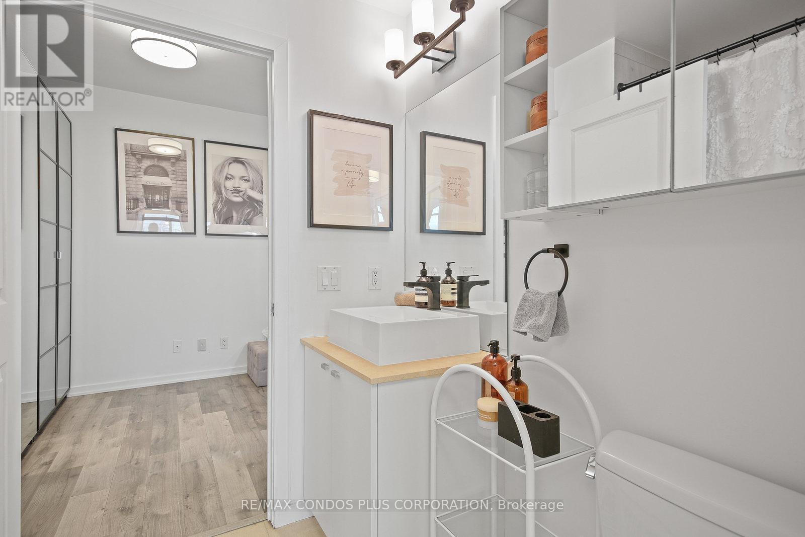 2614 - 103 The Queensway, Toronto, Ontario  M6S 5B3 - Photo 17 - W12555142