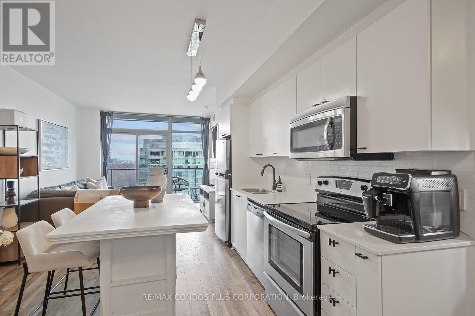 2614 - 103 The Queensway, Toronto, Ontario  M6S 5B3 - Photo 5 - W12555142