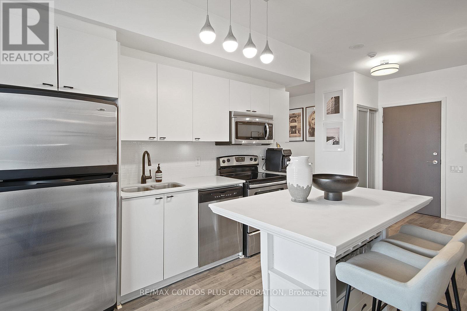 2614 - 103 The Queensway, Toronto, Ontario  M6S 5B3 - Photo 6 - W12555142