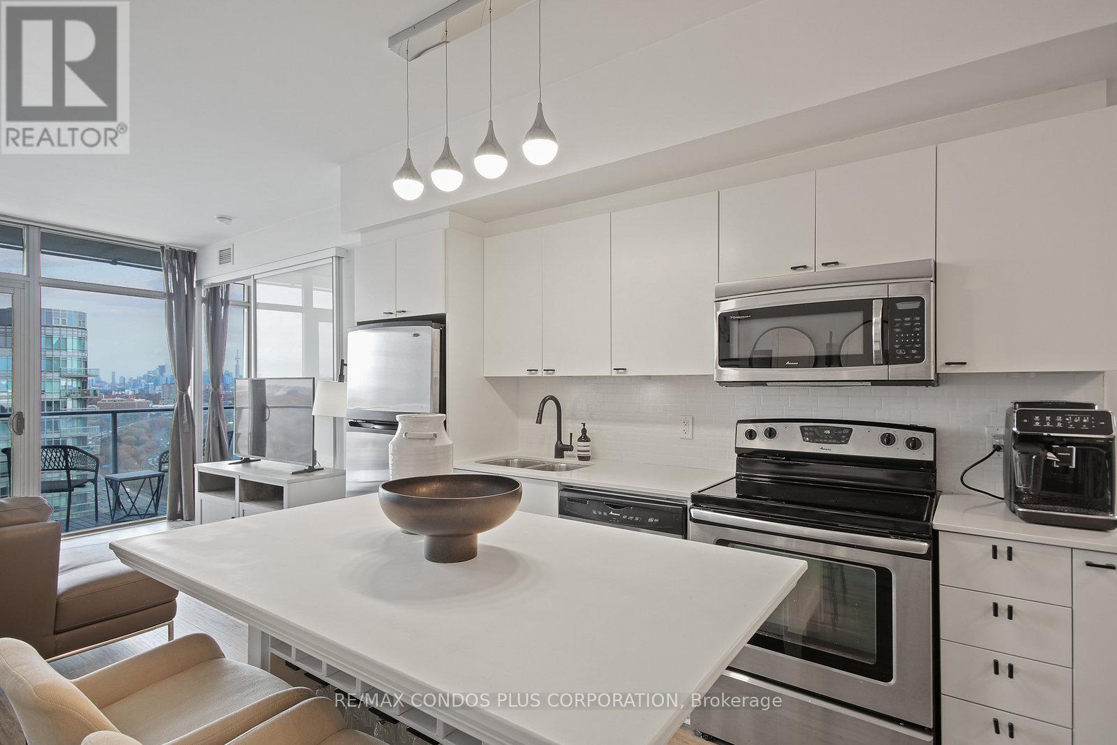 2614 - 103 The Queensway, Toronto, Ontario  M6S 5B3 - Photo 7 - W12555142