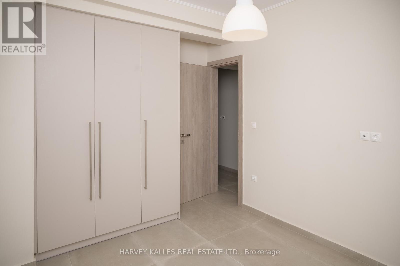 Villa 4 Imion Street, Greece, Ontario - Photo 30 - X12555024