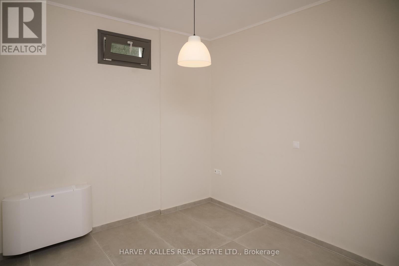 Villa 4 Imion Street, Greece, Ontario - Photo 31 - X12555024