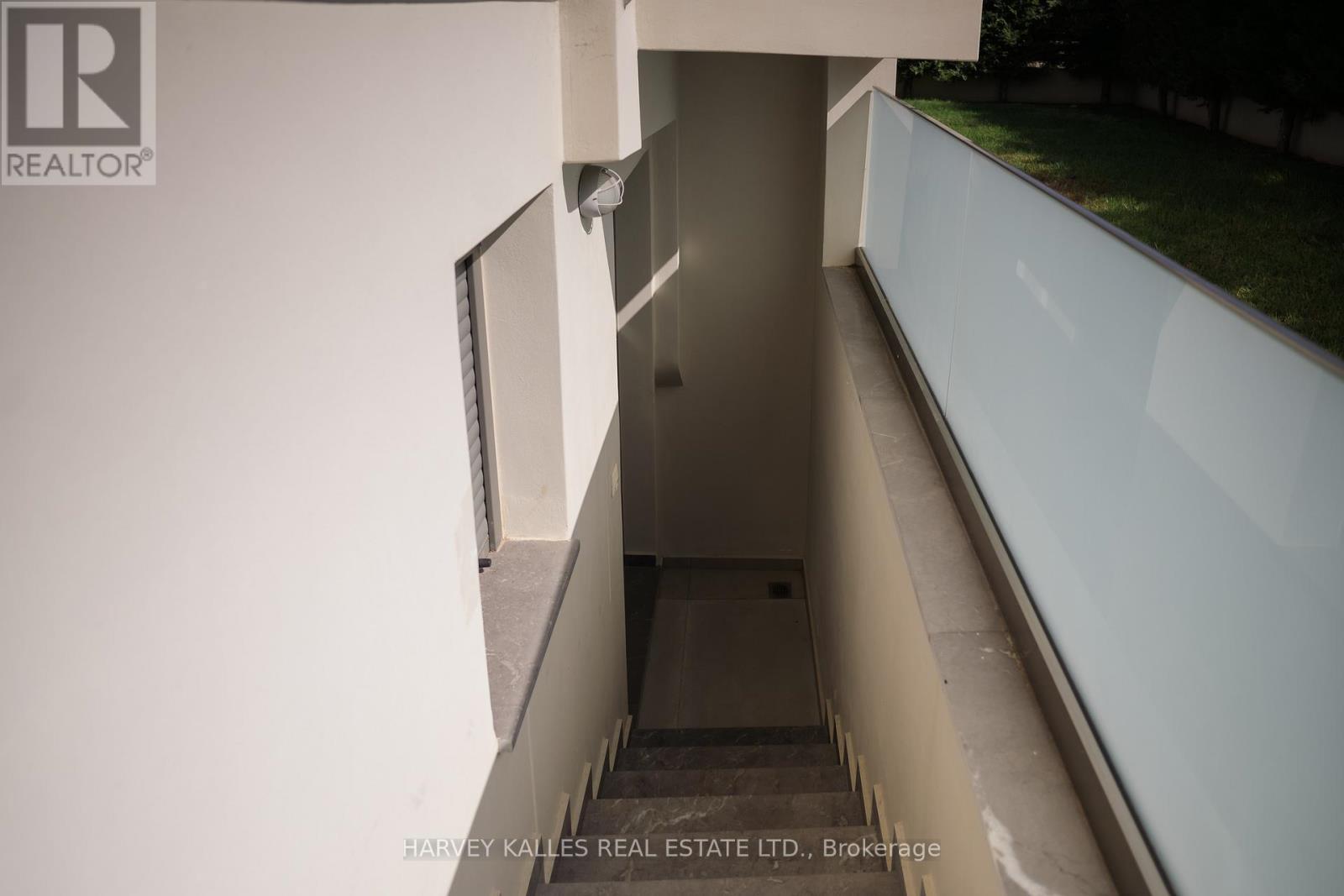 Villa 4 Imion Street, Greece, Ontario - Photo 33 - X12555024