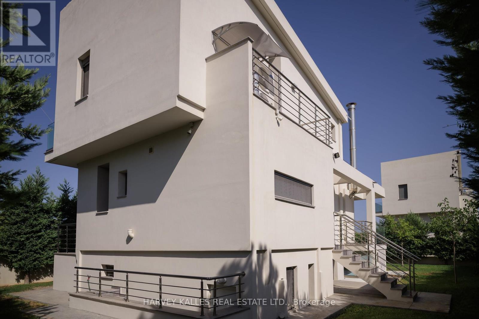 Villa 4 Imion Street, Greece, Ontario - Photo 39 - X12555024