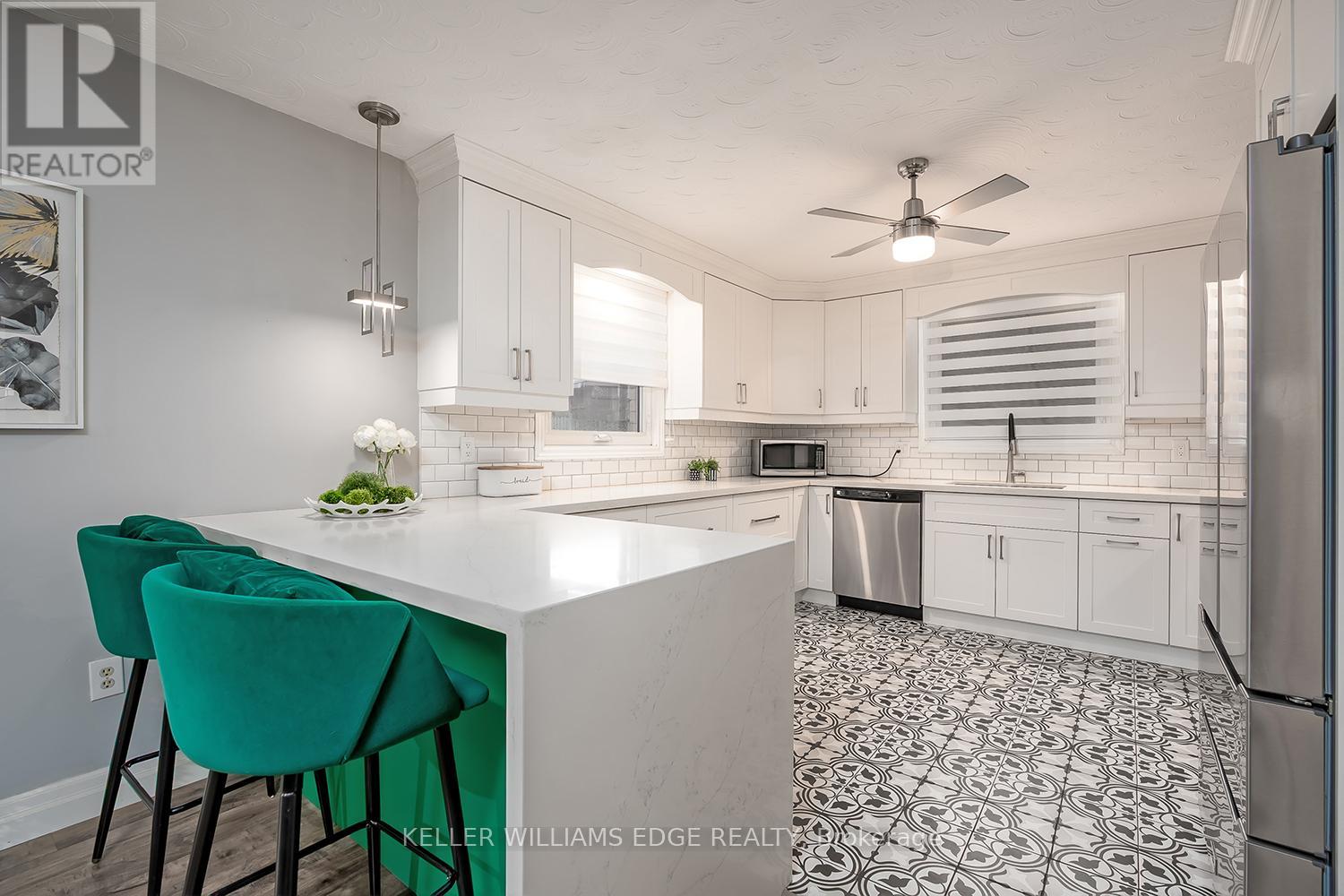 383 East 24th Street, Hamilton, Ontario  L8V 4W8 - Photo 10 - X12555062