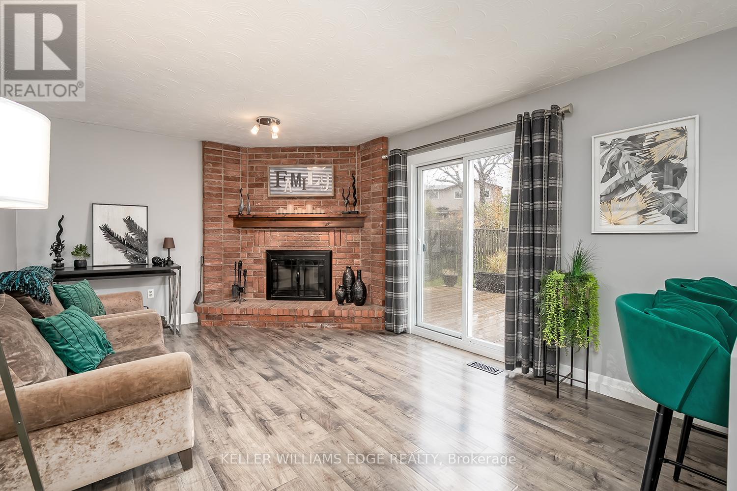 383 East 24th Street, Hamilton, Ontario  L8V 4W8 - Photo 15 - X12555062