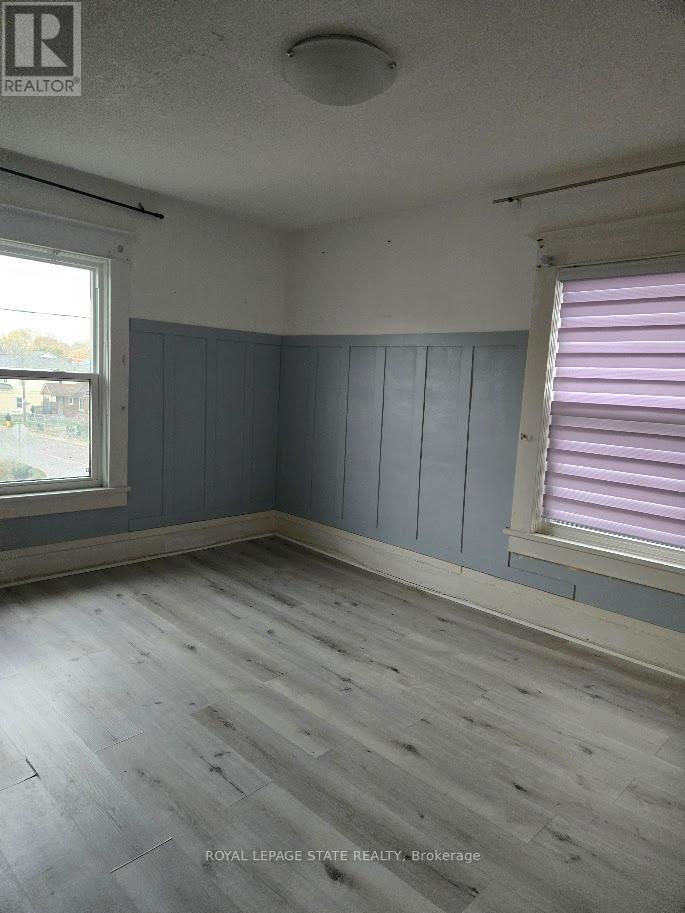 4789 Saint Clair Avenue, Niagara Falls, Ontario  L2E 3T2 - Photo 10 - X12555088