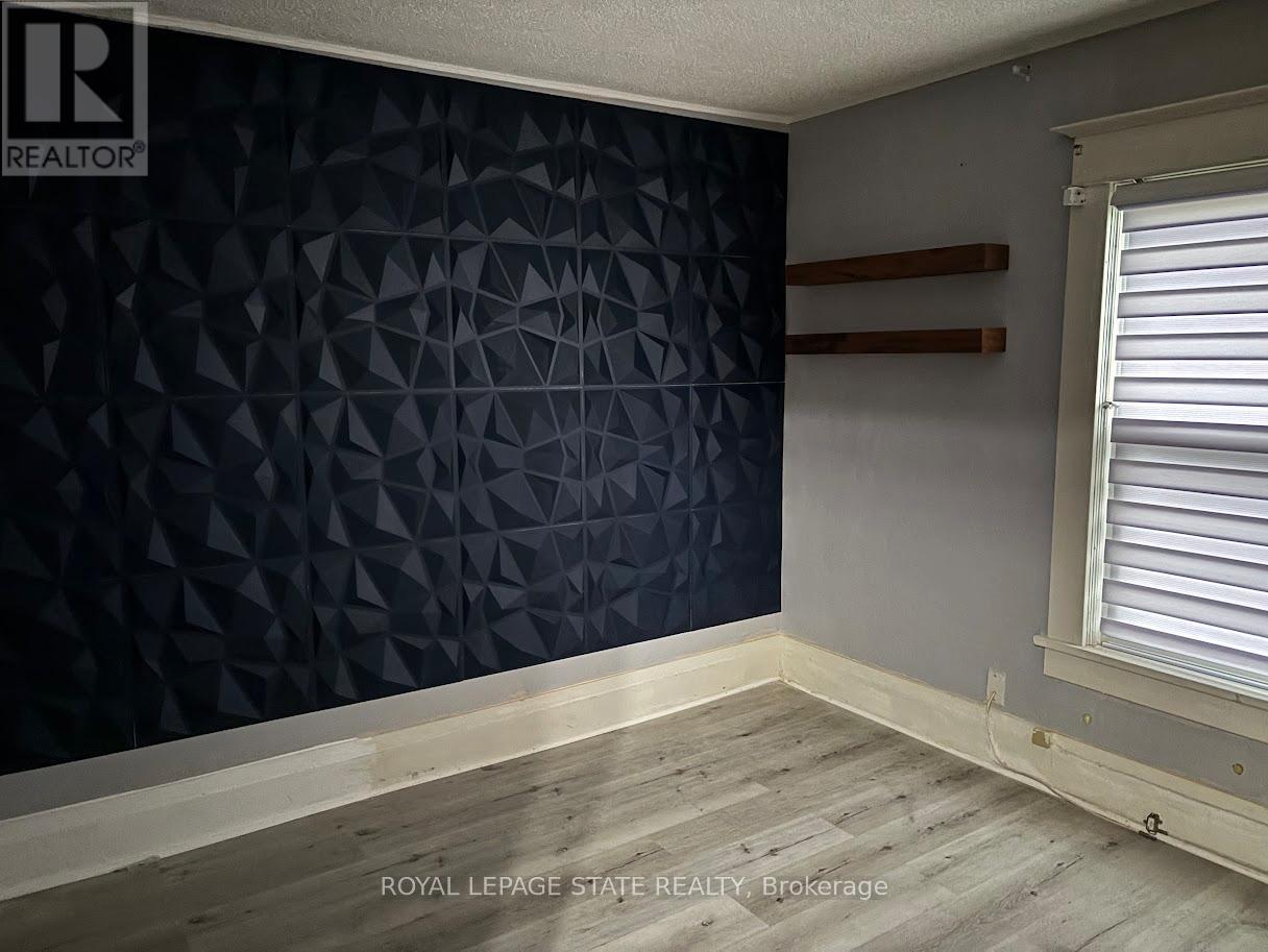 4789 Saint Clair Avenue, Niagara Falls, Ontario  L2E 3T2 - Photo 18 - X12555088