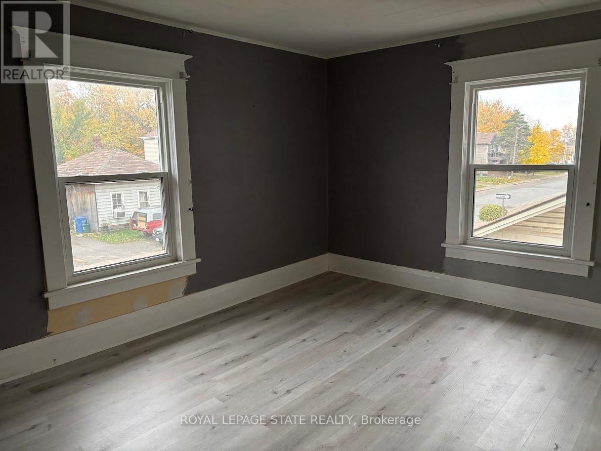 4789 Saint Clair Avenue, Niagara Falls, Ontario  L2E 3T2 - Photo 20 - X12555088