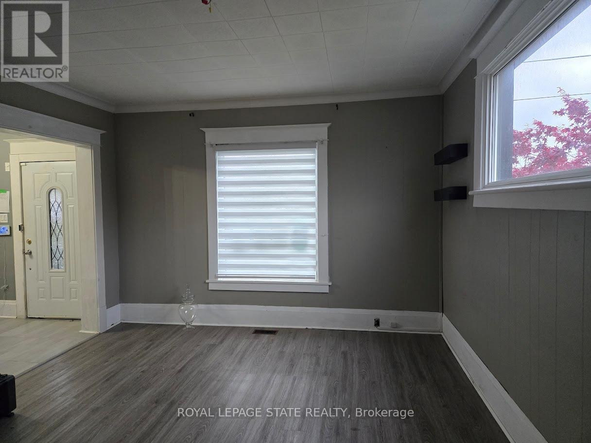 4789 Saint Clair Avenue, Niagara Falls, Ontario  L2E 3T2 - Photo 6 - X12555088