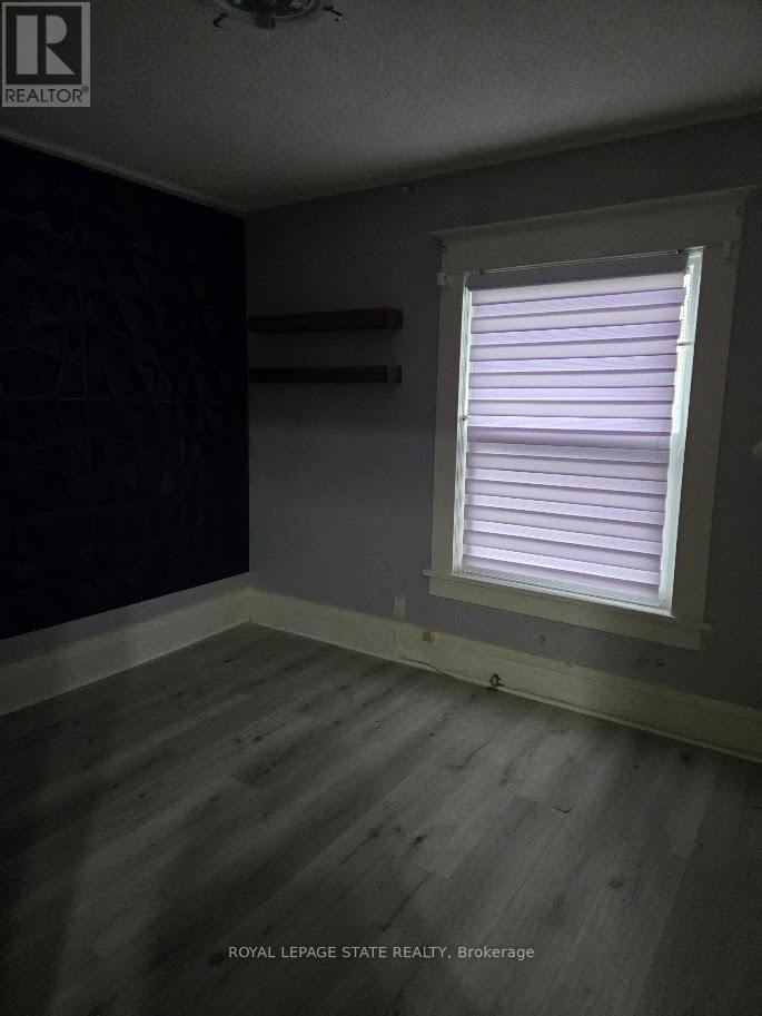 4789 Saint Clair Avenue, Niagara Falls, Ontario  L2E 3T2 - Photo 9 - X12555088