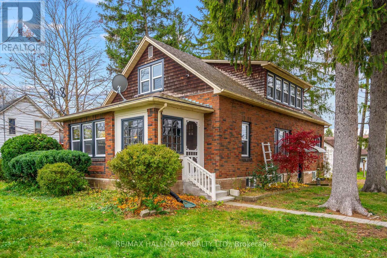 231 Point Abino Road S, Fort Erie, Ontario  L0S 1N0 - Photo 2 - X12555128