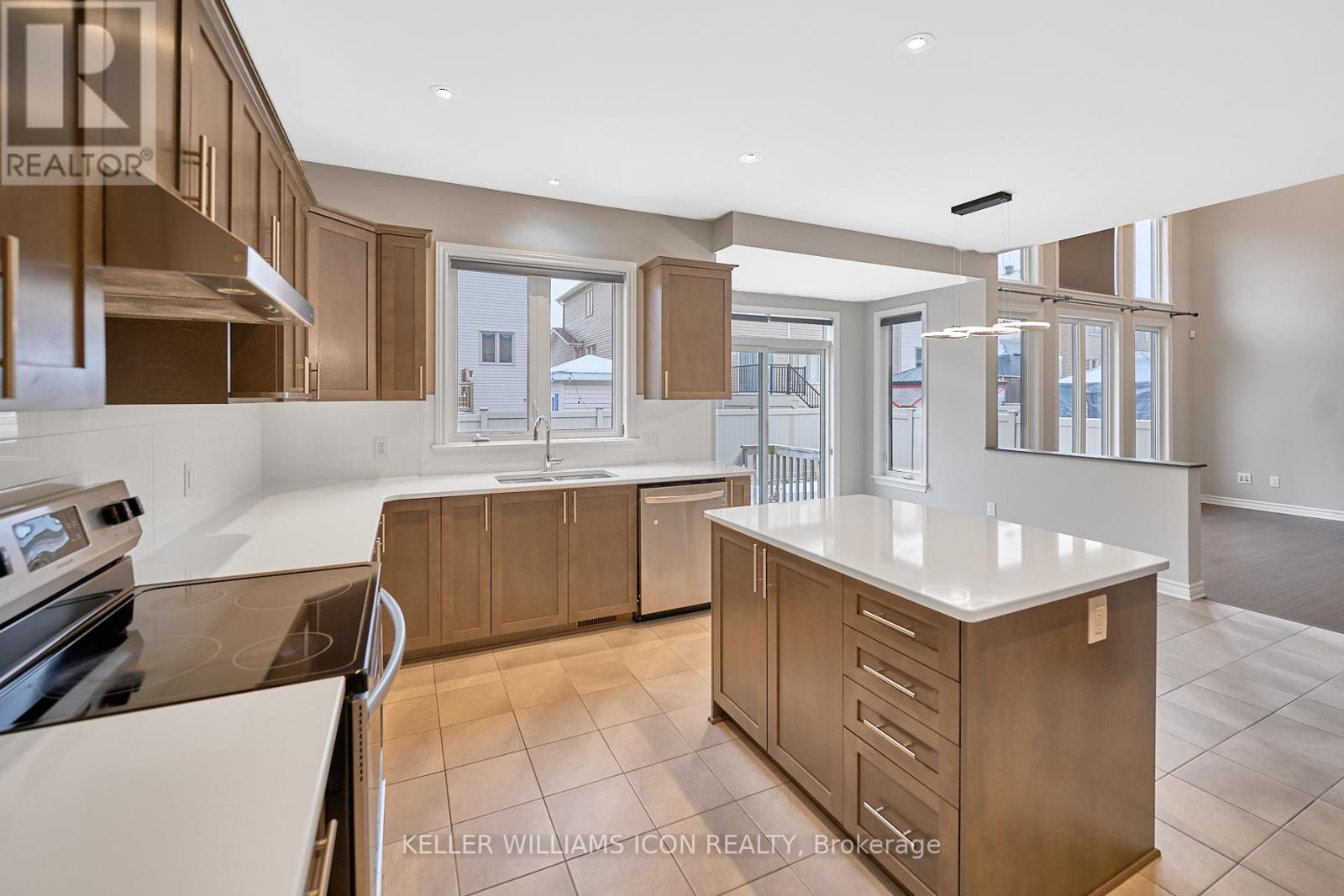 830 Contour Street, Ottawa, Ontario  K1W 0G6 - Photo 24 - X12555326