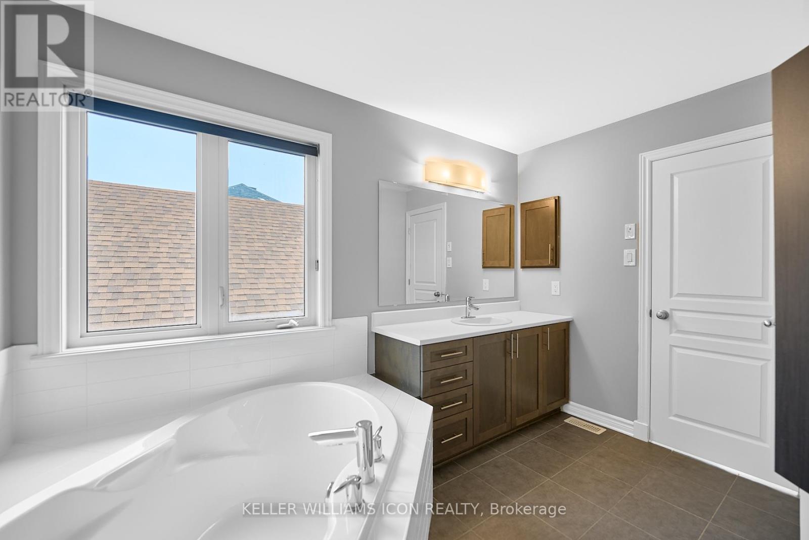 830 Contour Street, Ottawa, Ontario  K1W 0G6 - Photo 29 - X12555326