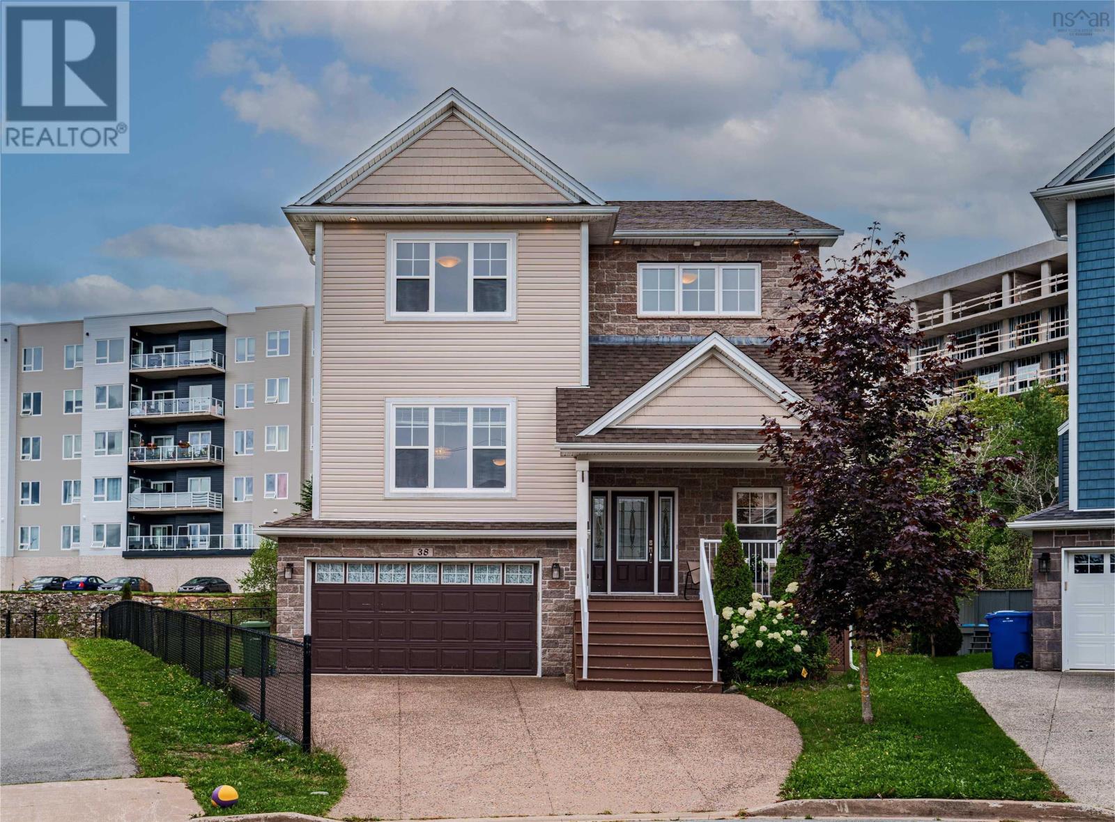 Property at 38 Lowther Lane image 2