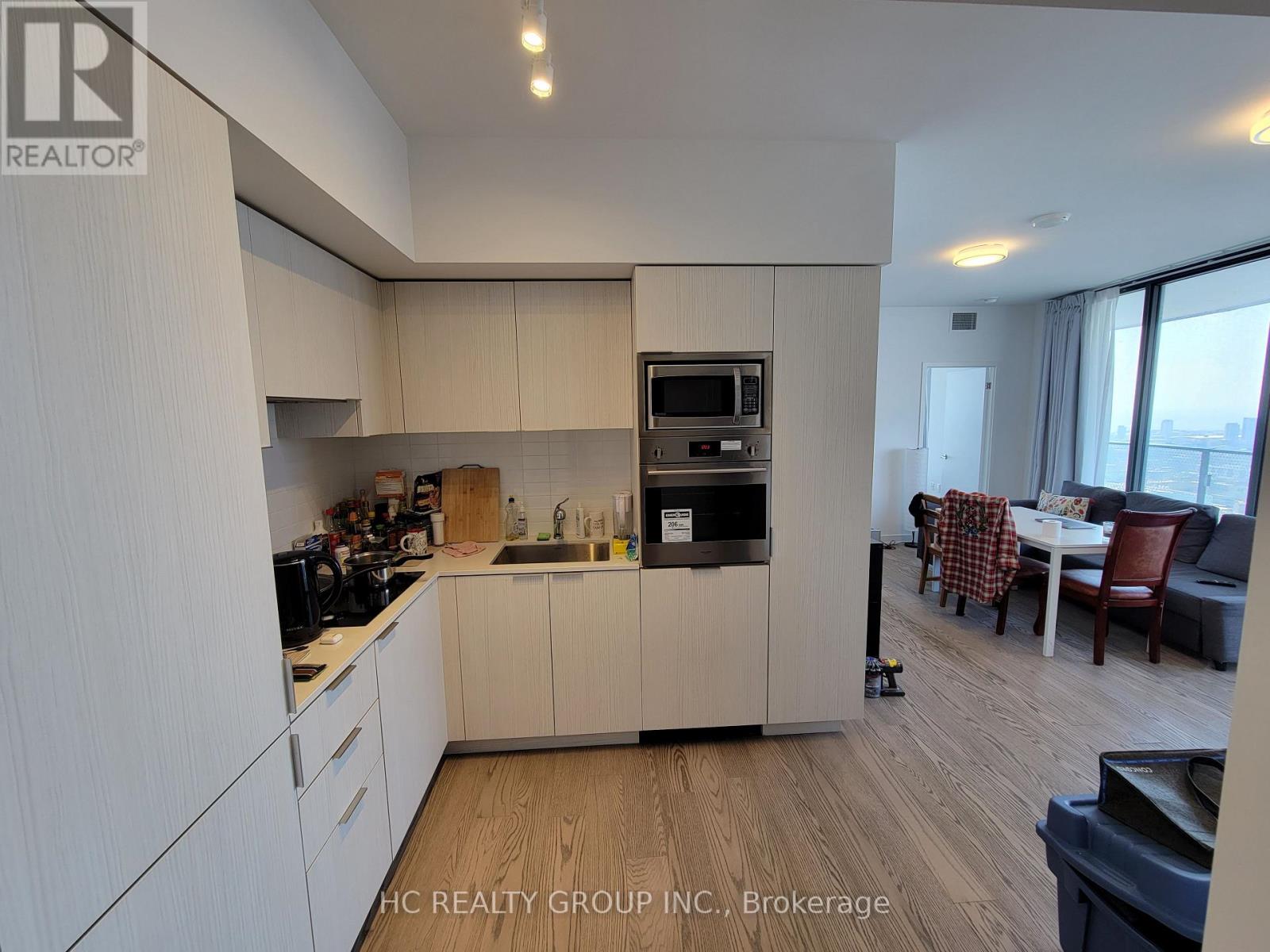 5705 - 11 Wellesley Street W, Toronto, Ontario  M4Y 1E8 - Photo 3 - C12555224