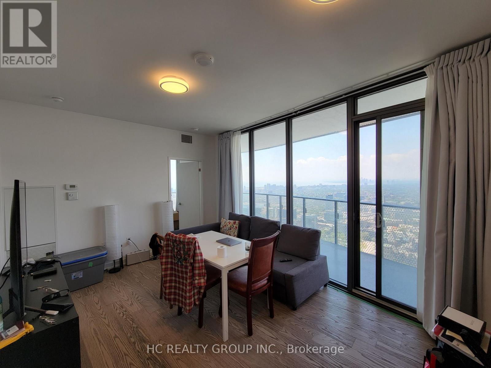 5705 - 11 Wellesley Street W, Toronto, Ontario  M4Y 1E8 - Photo 4 - C12555224