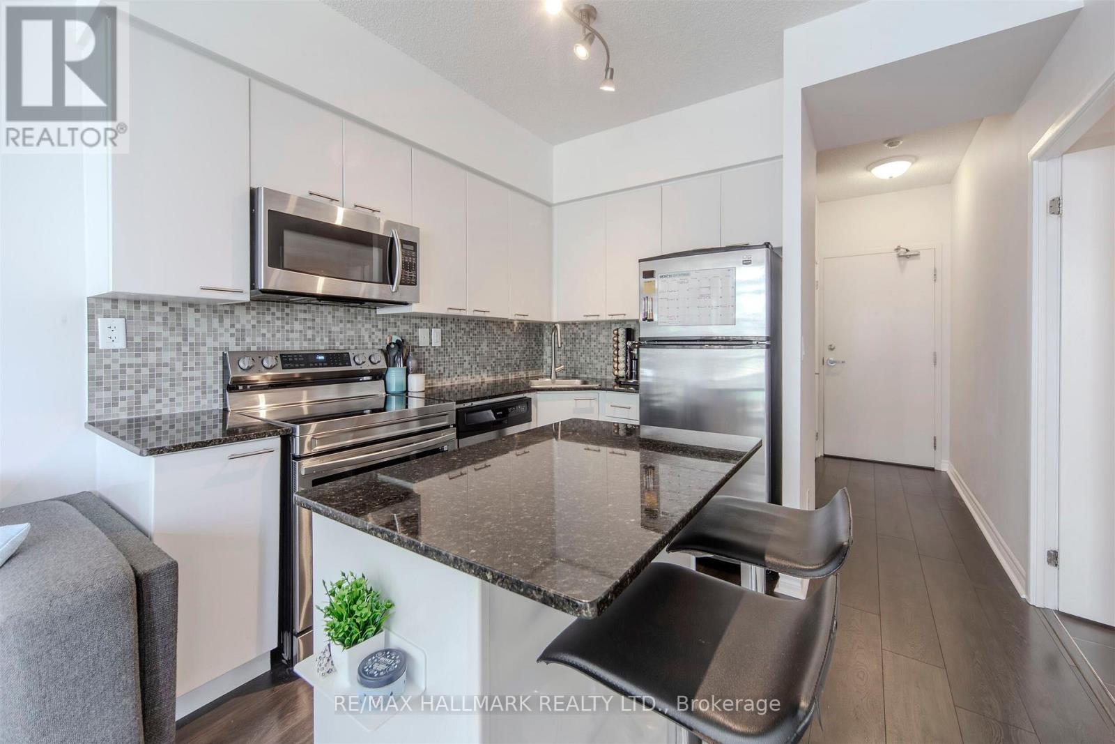 1001 - 15 Bruyeres Mews, Toronto, Ontario  M5V 0A7 - Photo 10 - C12555280