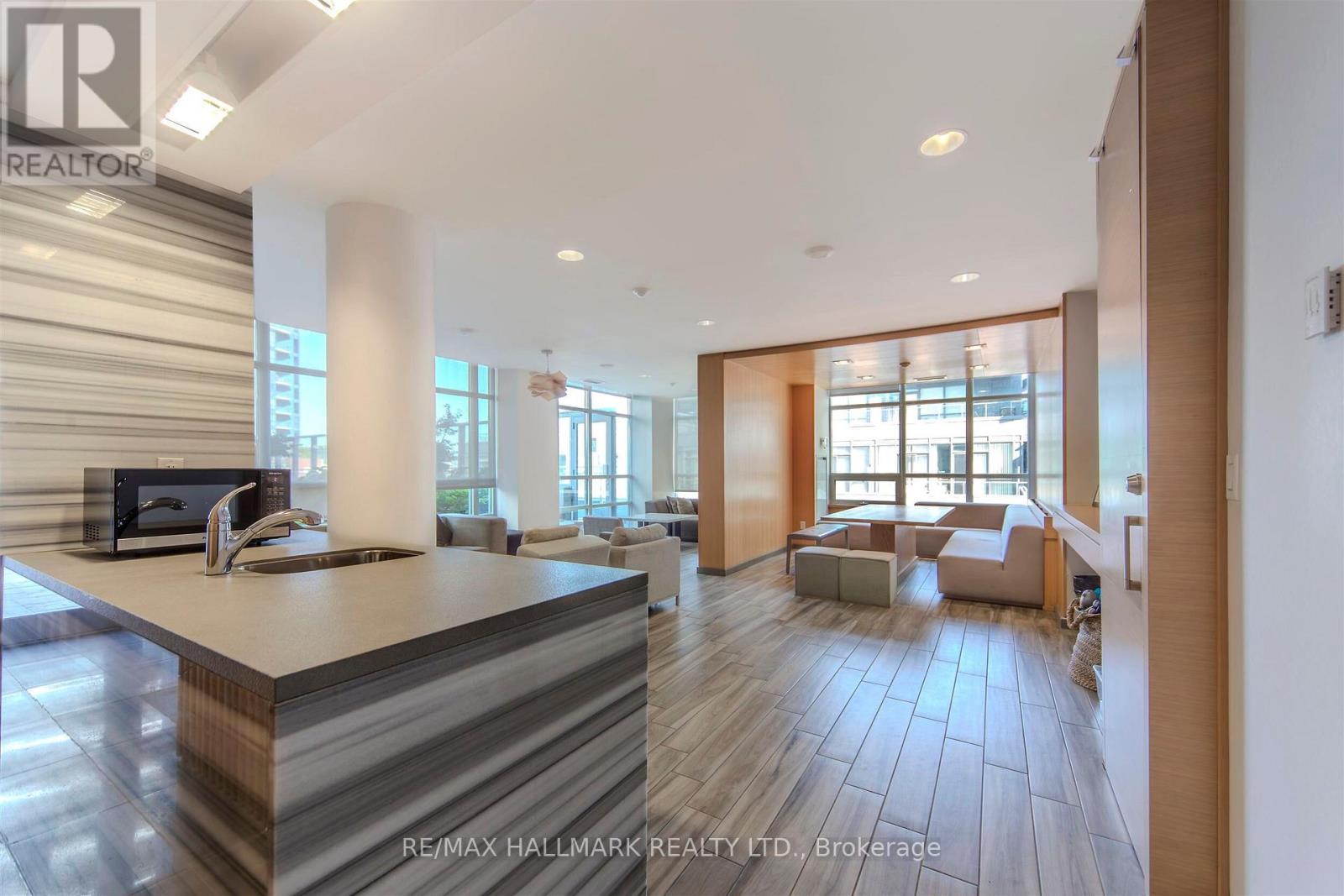 1001 - 15 Bruyeres Mews, Toronto, Ontario  M5V 0A7 - Photo 25 - C12555280