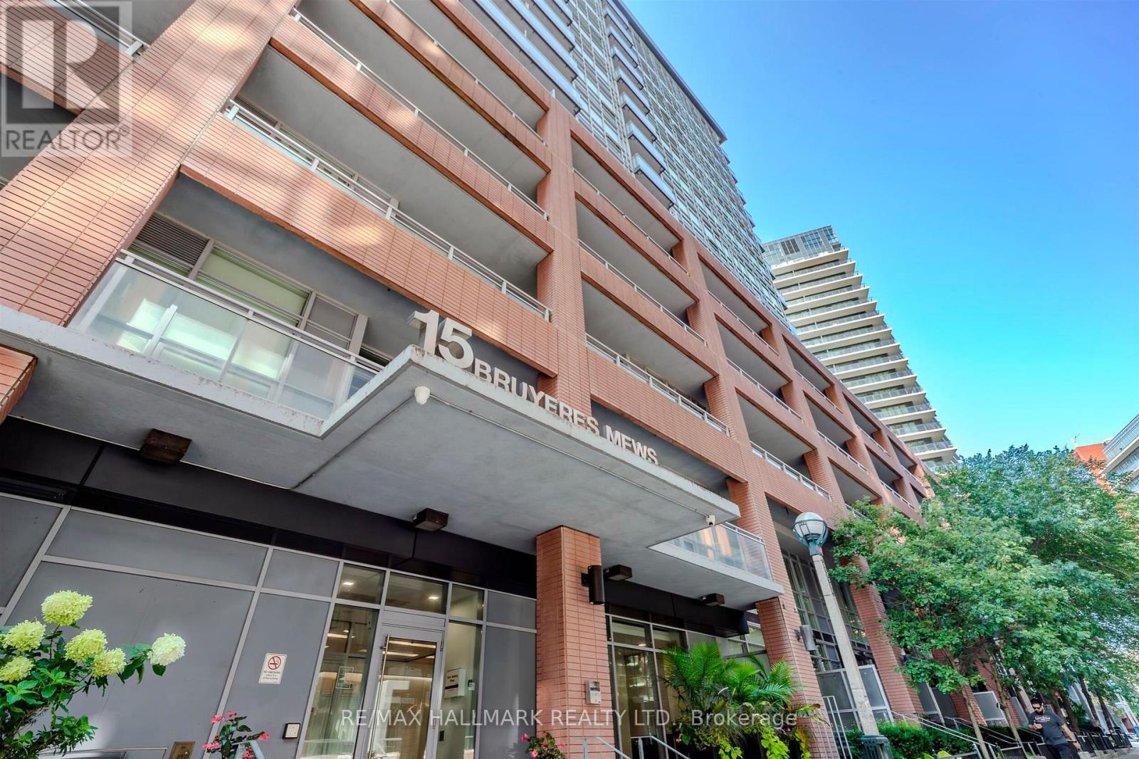 1001 - 15 Bruyeres Mews, Toronto, Ontario  M5V 0A7 - Photo 3 - C12555280