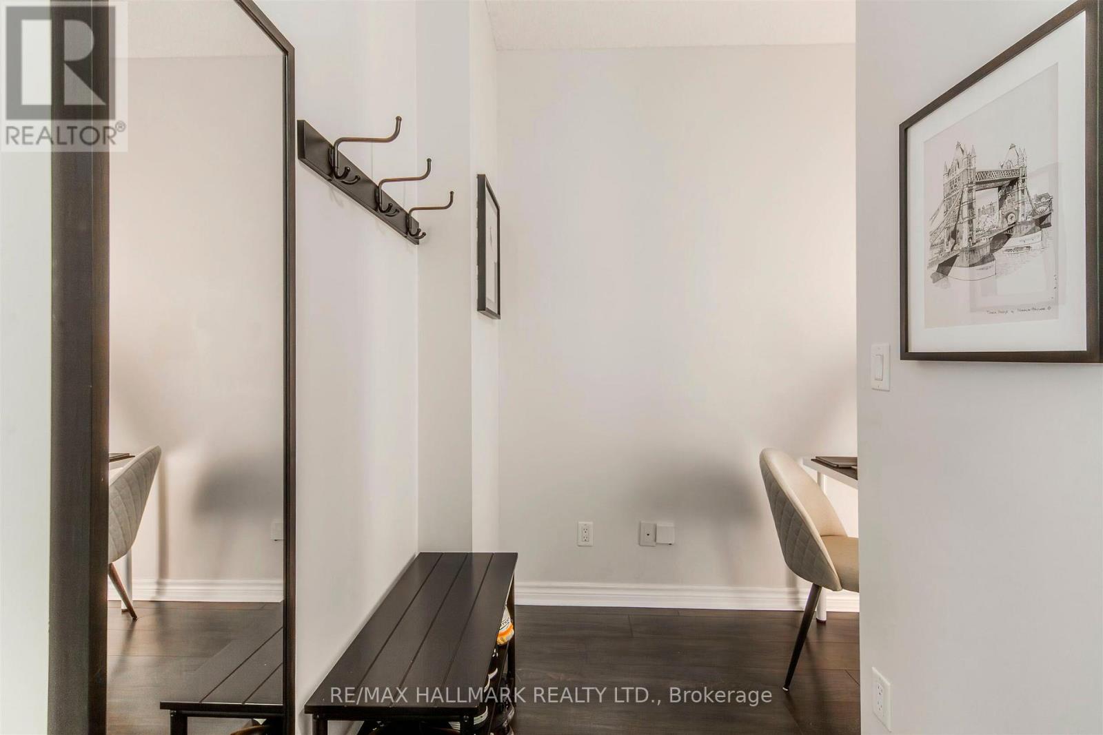 1001 - 15 Bruyeres Mews, Toronto, Ontario  M5V 0A7 - Photo 6 - C12555280