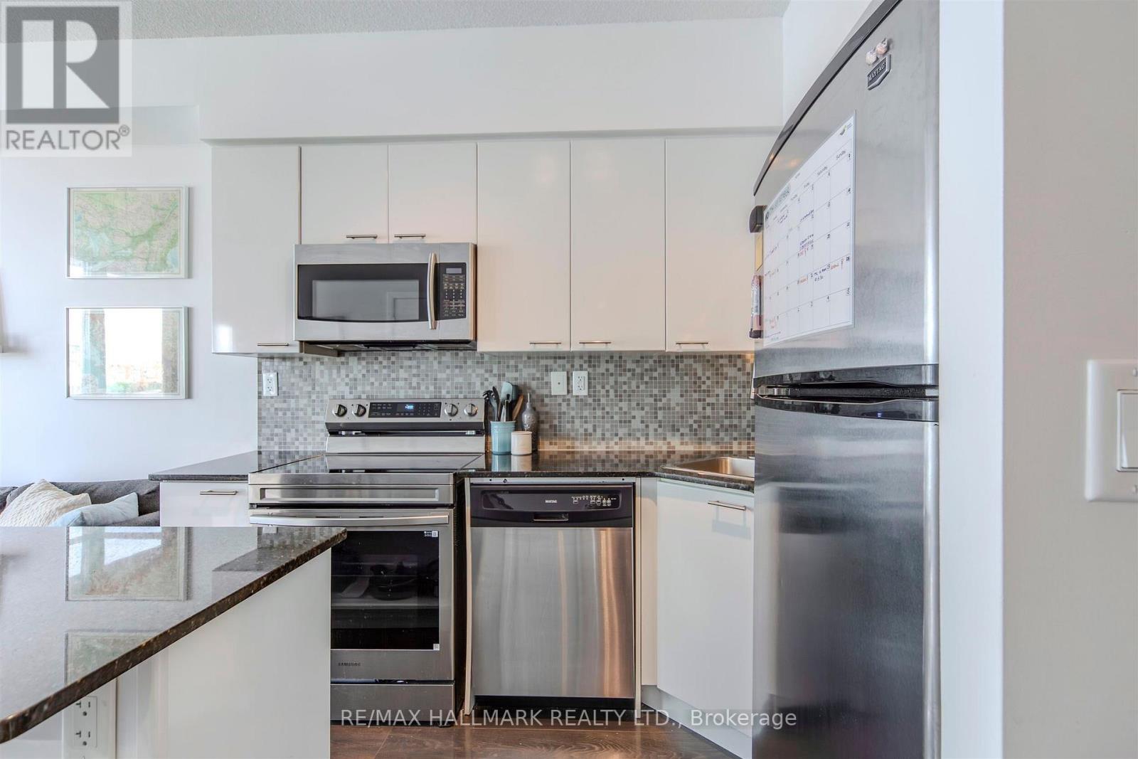 1001 - 15 Bruyeres Mews, Toronto, Ontario  M5V 0A7 - Photo 9 - C12555280