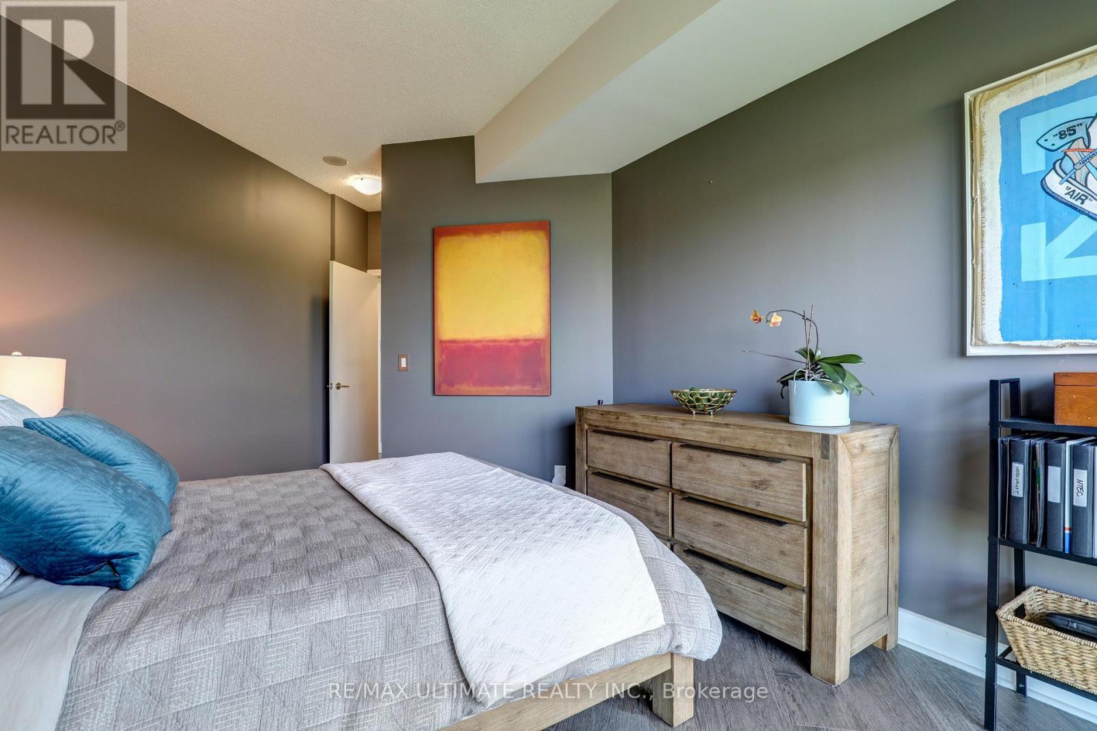 807 - 35 Brian Peck Crescent, Toronto, Ontario  M4G 0A5 - Photo 18 - C12555360